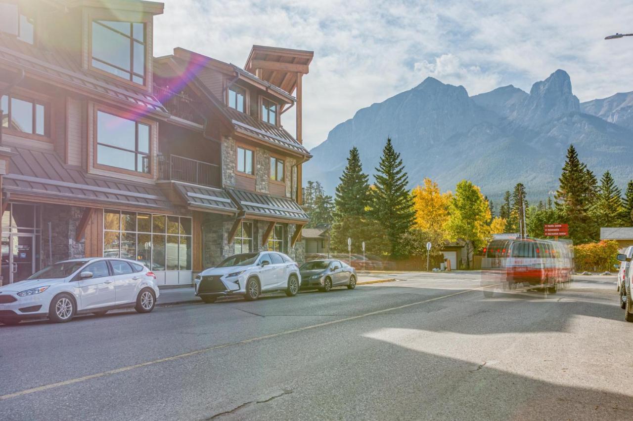 Rundle Rise - Spacious Condo Steps From Main Street Canmore Exterior photo