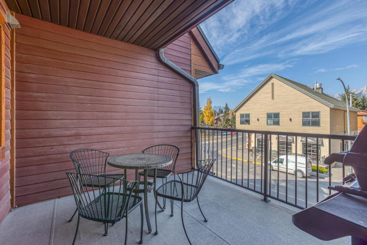 Rundle Rise - Spacious Condo Steps From Main Street Canmore Exterior photo